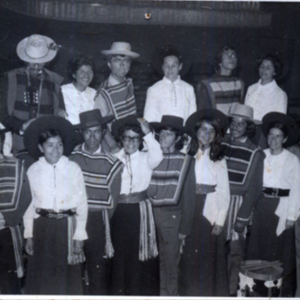 Conjunto folklórico Caicaivilú