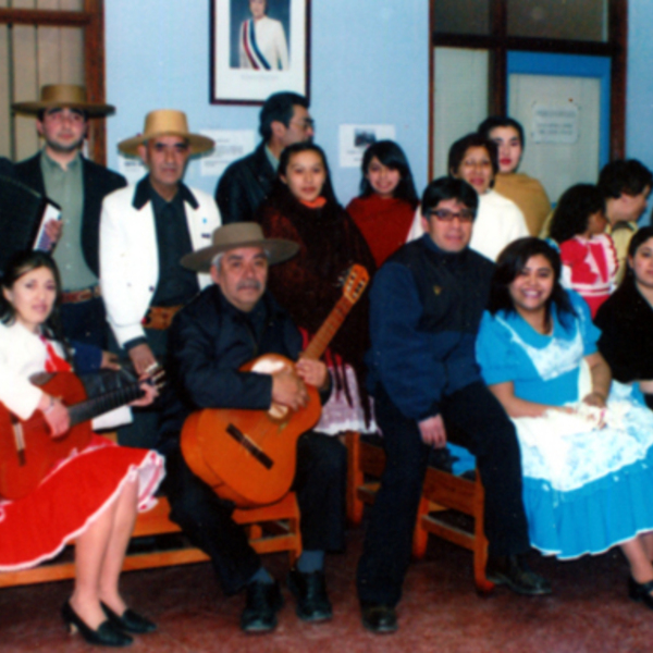 Conjunto folklórico Caicaivilú