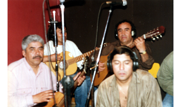 Conjunto folklórico Caicaivilú