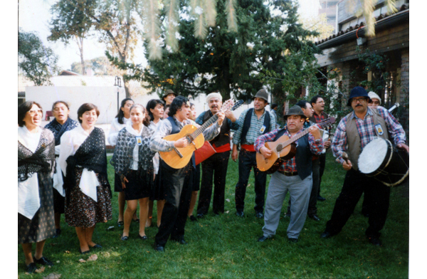 Conjunto folklórico Caicaivilú