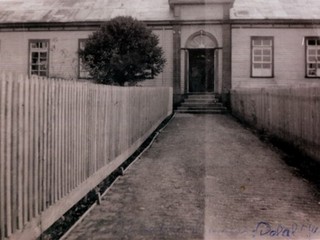 Fachada de antiguo Hospital de Calbuco Fachada de antiguo Hospital de Calbuco