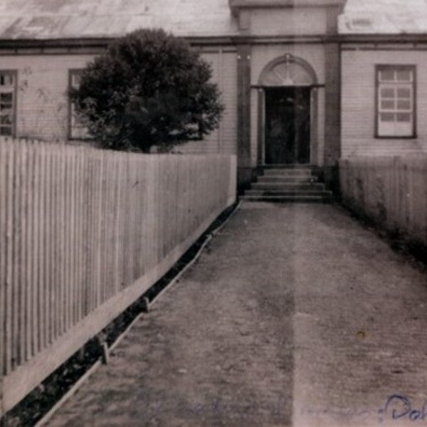 Fachada de antiguo Hospital de Calbuco