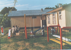 Juegos en el patio del jardín infantil