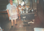 Abuela y nietos Abuela y nietos