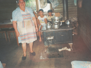 Abuela y nietos Abuela y nietos
