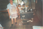 Abuela y nietos Abuela y nietos