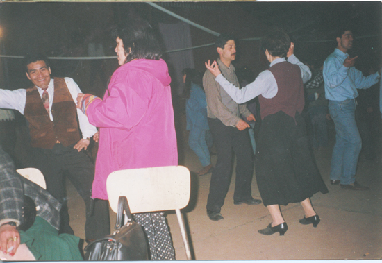 Baile en una peña folklórica Baile en una peña folklórica
