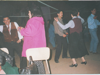 Baile en una peña folklórica