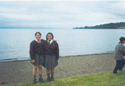 Primas junto al lago Llanquihue