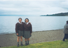 Primas junto al lago Llanquihue