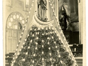 Altar a la virgen María