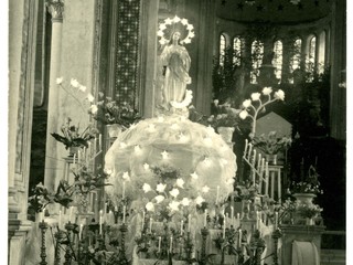 Altar a la virgen María