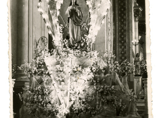 Altar a la virgen María Altar a la virgen María