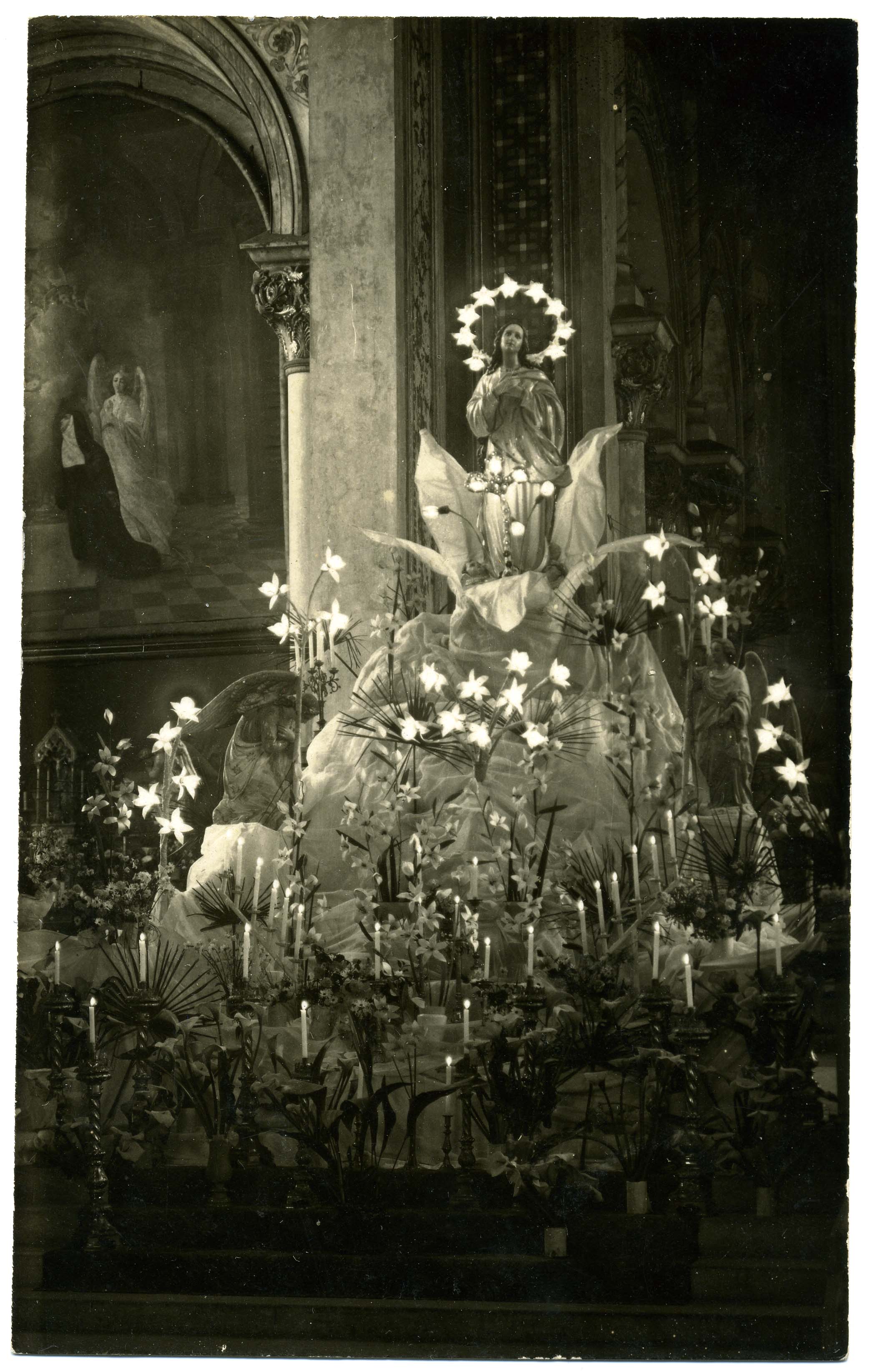 Altar a la virgen María