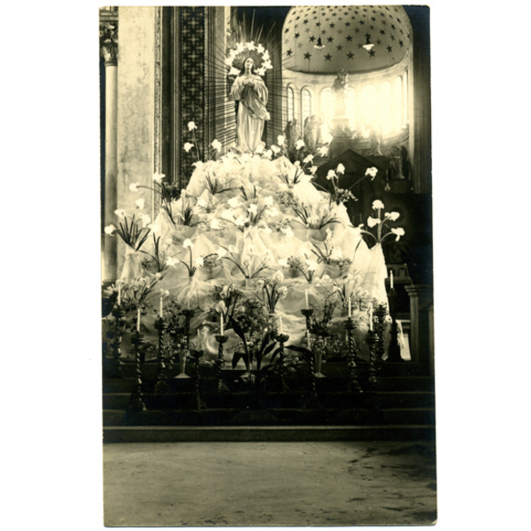 Altar a la virgen María