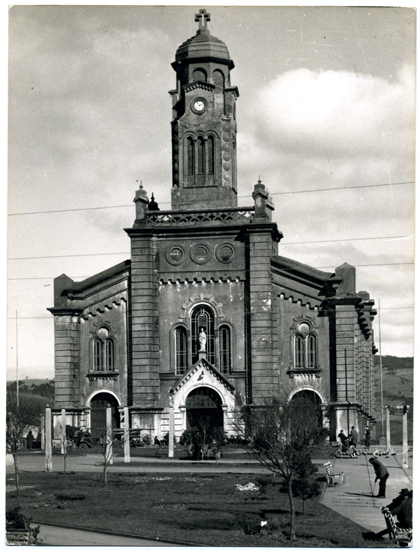 Vista frontal de la catedral