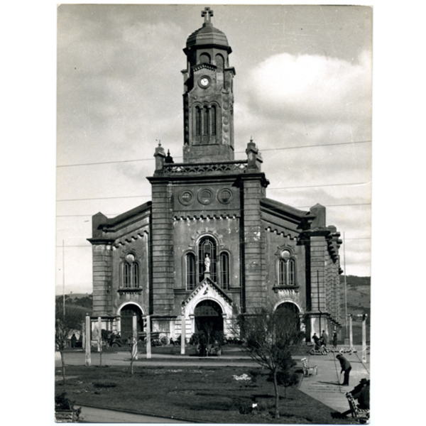 Vista frontal de la catedral