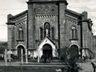 Vista frontal de la catedral