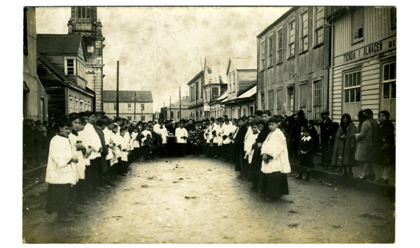 Funeral por las calles de Ancud