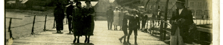 Mujeres en el muelle