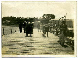 Mujeres en el muelle Mujeres en el muelle