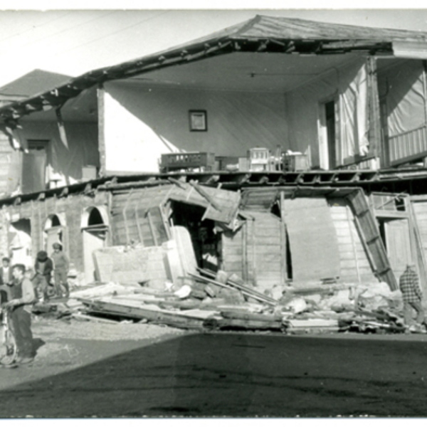 Casa destruida por el terremoto