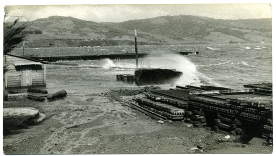 Marejadas en el muelle