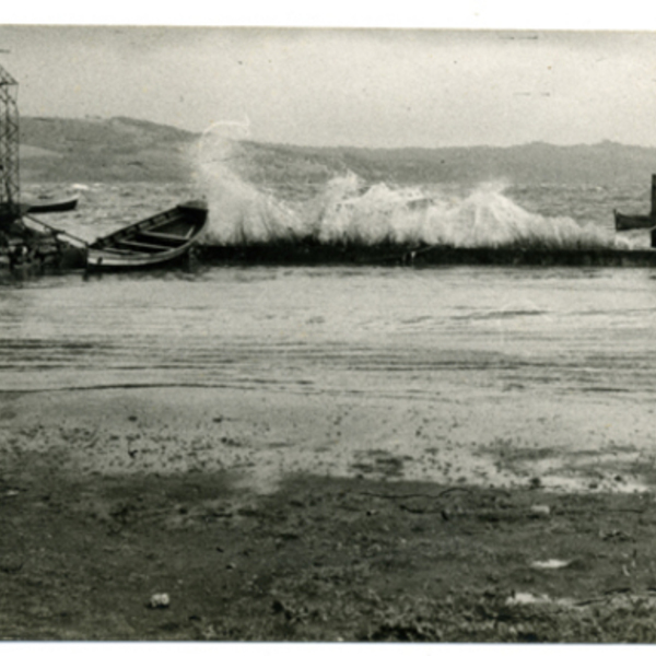 Marejadas en el muelle