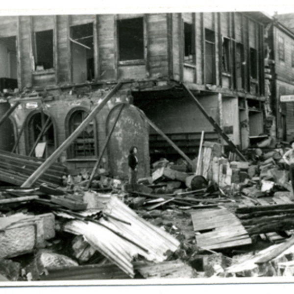 Casa destruida por el terremoto