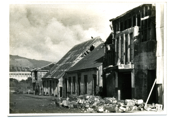 Destrucción en calle Chacabuco