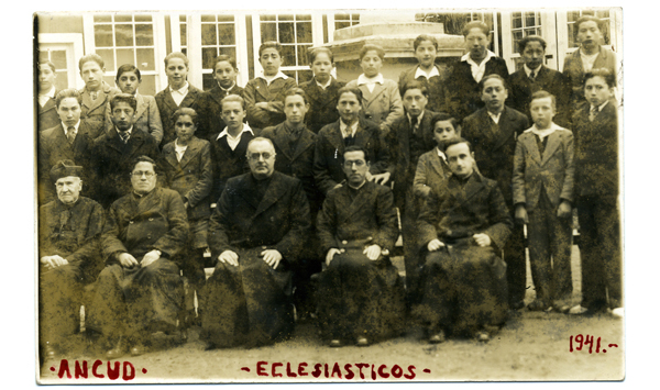 Alumnos y profesores Alumnos y profesores
