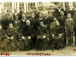 Alumnos y profesores Alumnos y profesores