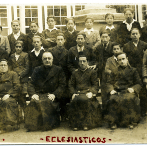 Alumnos y profesores Alumnos y profesores