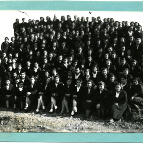 Alumnas de la Escuela Normal Rural de Ancud