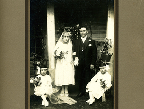 Matrimonio y damas de compañía Matrimonio y damas de compañía