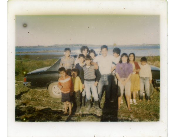 Familias en la pasarela de Pupelde