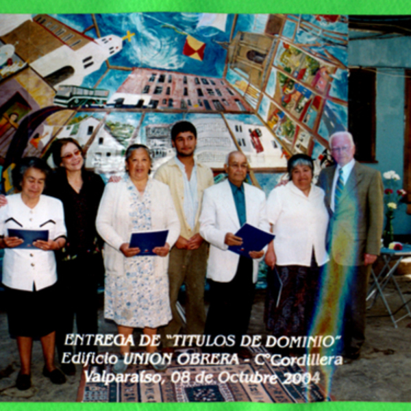 Entrega de título de dominio en Valparaíso