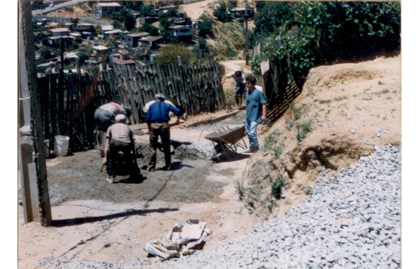 Construcción de calle en el cerro Ramaditas Construcción de calle en el cerro Ramaditas