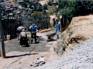 Construcción de calle en el cerro Ramaditas