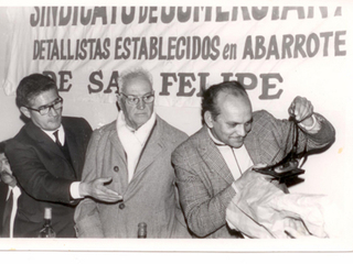 Entrega de regalos del sindicato de comerciantes detallistas Entrega de regalos del sindicato de comerciantes detallistas