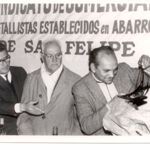 Entrega de regalos del sindicato de comerciantes detallistas Entrega de regalos del sindicato de comerciantes detallistas