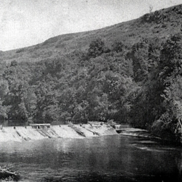 Represa del río Contra