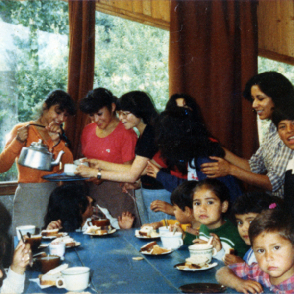 Desayuno en comedor popular