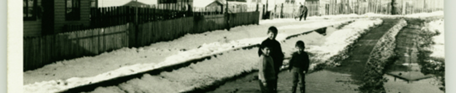 Niños jugando en las calles de Coyhaique