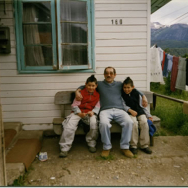 Abuelo y nietos Abuelo y nietos