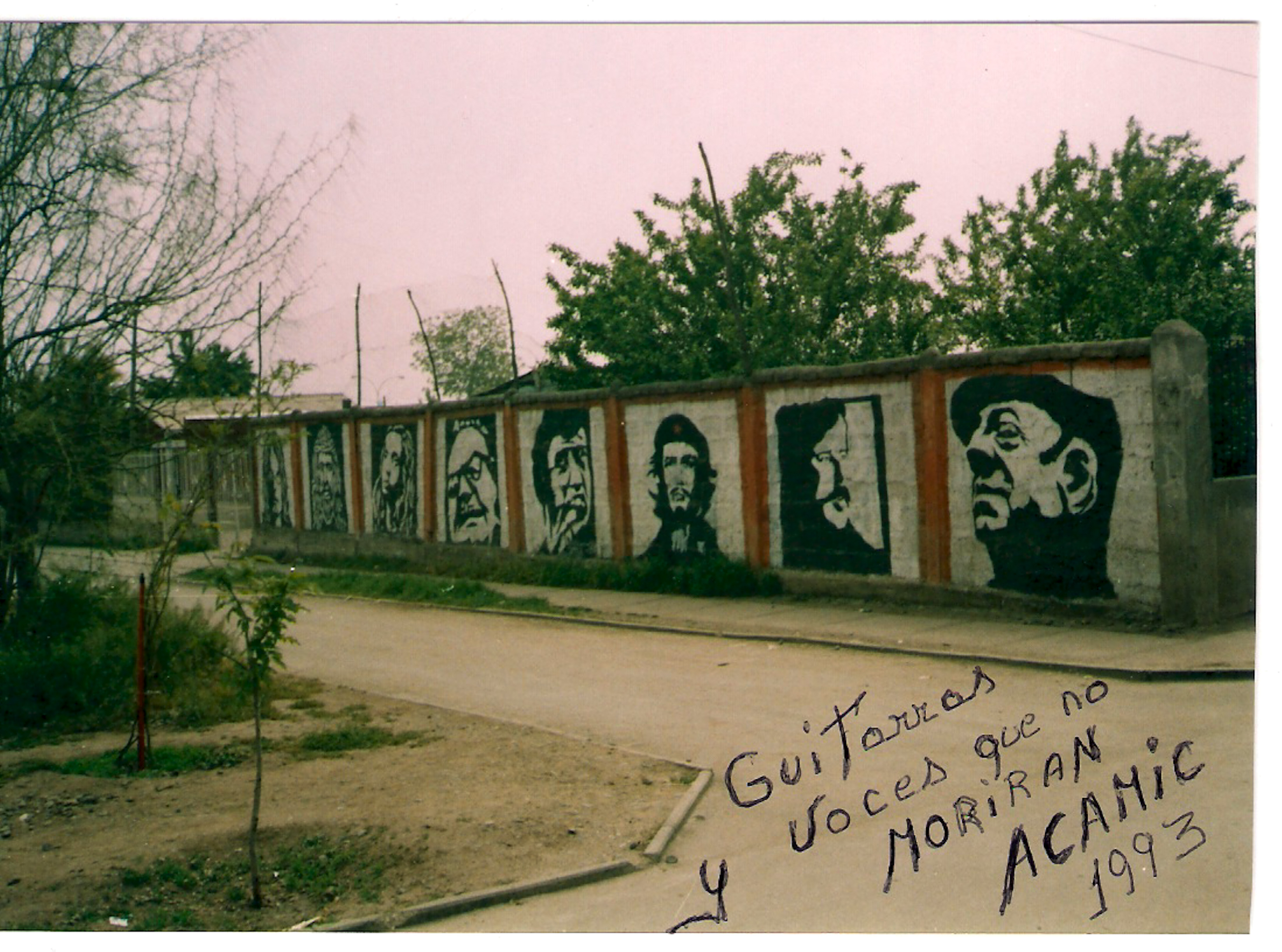 Mural "Guitarras y voces que no morirán" Mural "Guitarras y voces que no morirán"