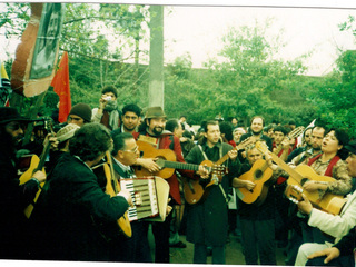 Cantores urbanos en el Cementerio General Cantores urbanos en el Cementerio General