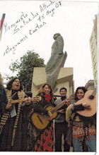 Cantores urbanos se manifiestan en La Moneda Cantores urbanos se manifiestan en La Moneda