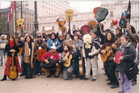 Cantores urbanos se manifiestan en La Moneda Cantores urbanos se manifiestan en La Moneda