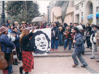 Cantores urbanos se manifiestan en La Moneda Cantores urbanos se manifiestan en La Moneda